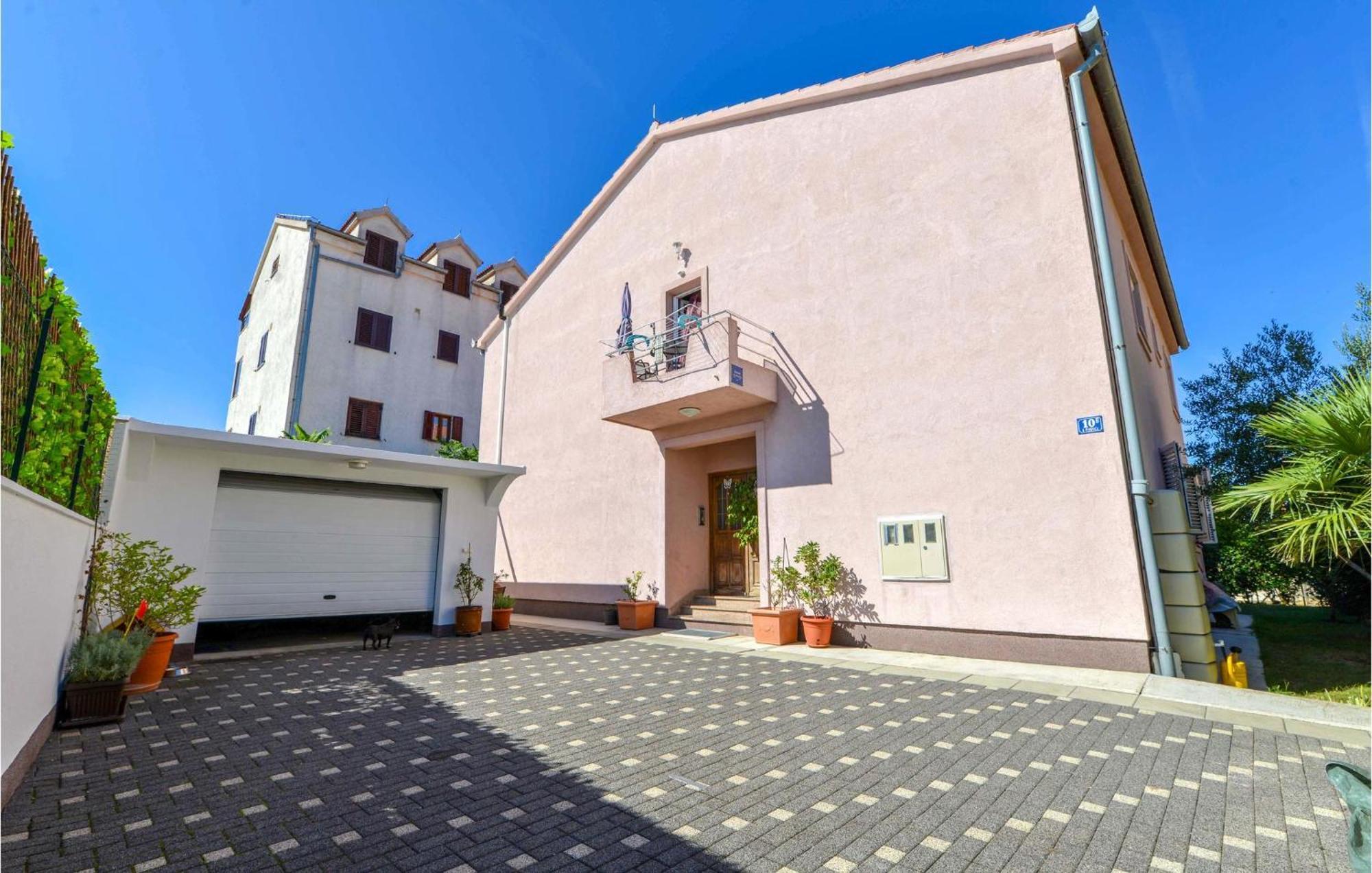 1 Bedroom Nice Apartment In Zadar Extérieur photo