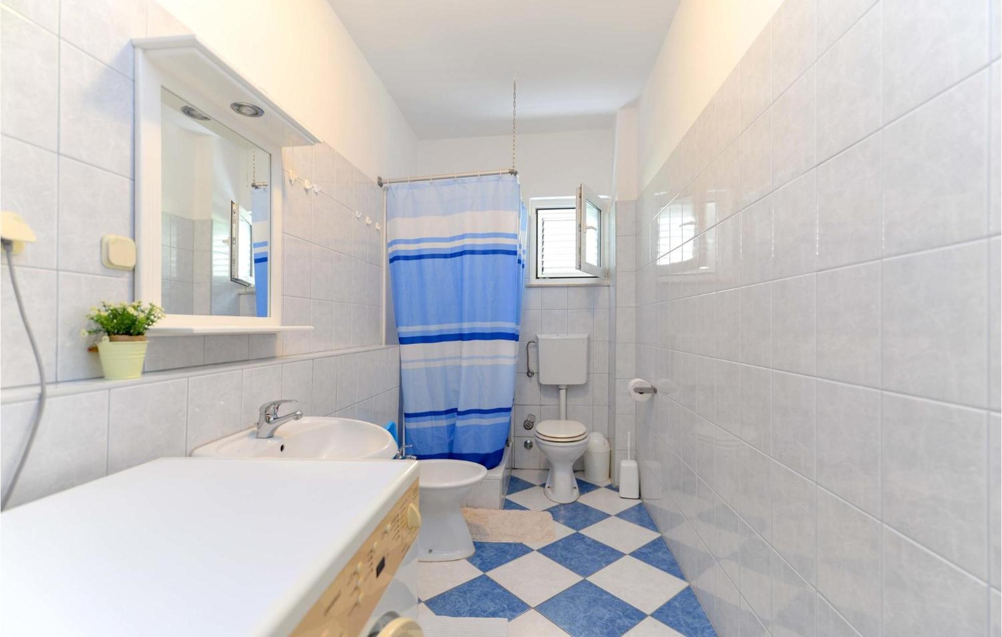 1 Bedroom Nice Apartment In Zadar Extérieur photo